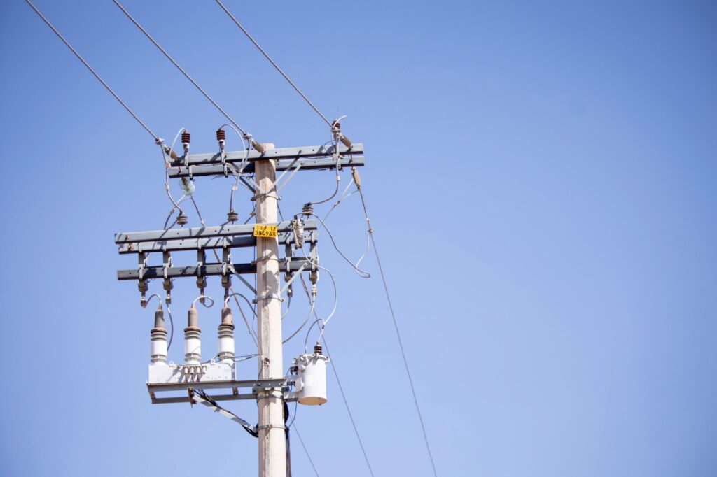 Equatorial Goiás reforça rede elétrica em Senador Canedo com nova linha de distribuição (foto: divulgação)