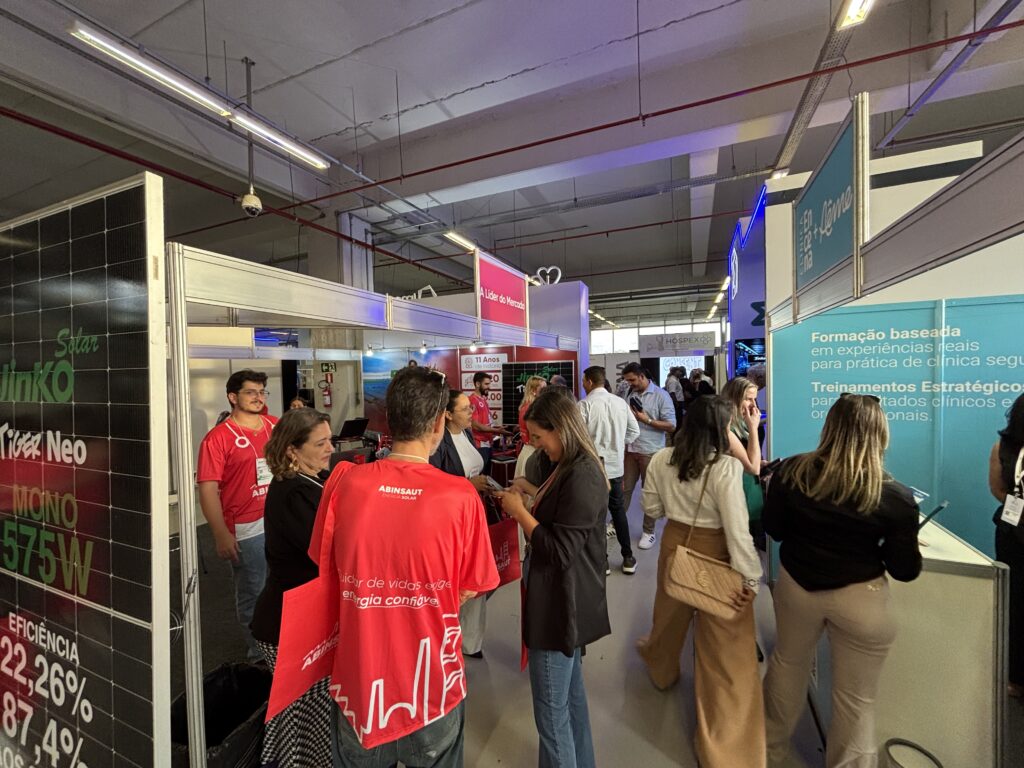Feira de tecnologia voltada para clínicas e hospitais chega ao último dia em Goiânia