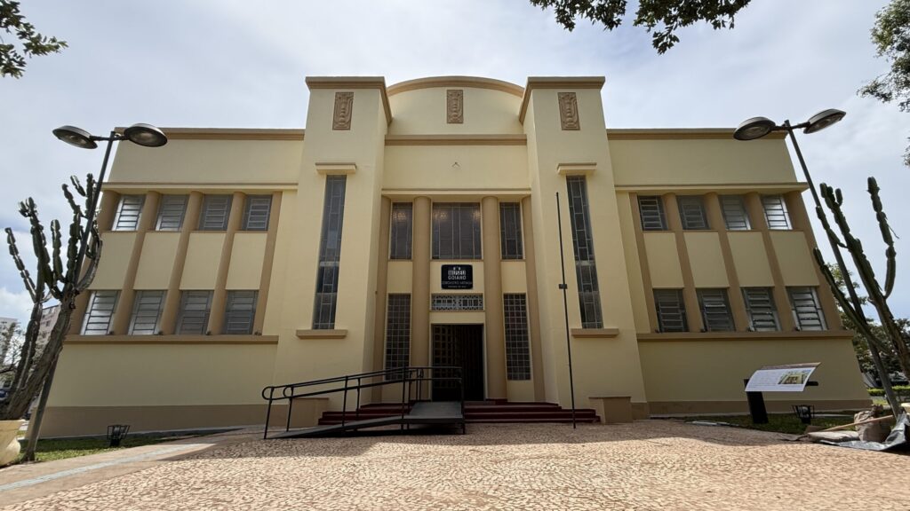 Museu Zoroastro Artiaga reabre e devolve à Praça Cívica um guardião da memória goiana