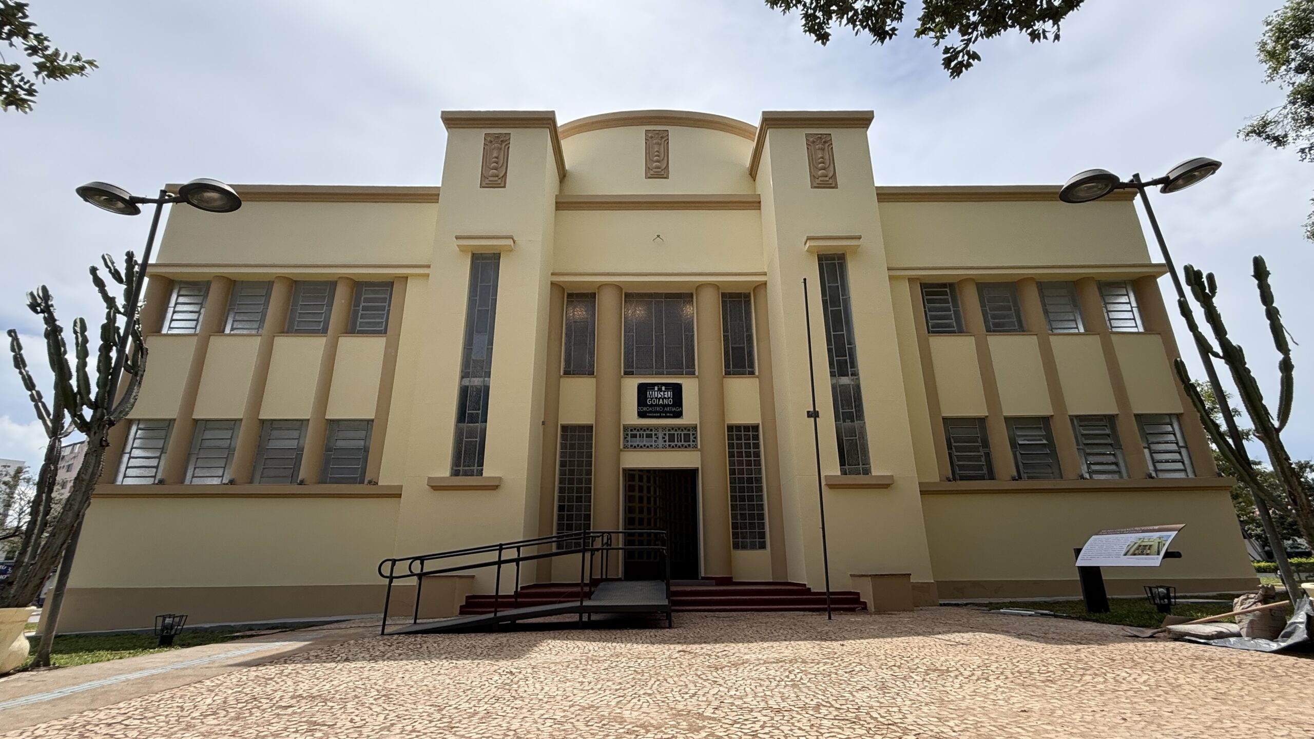 Museu Zoroastro Artiaga reabre e devolve à Praça Cívica um guardião da memória goiana
