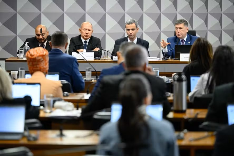 CPI do INSS rejeita relatório final e indiciamento de Lulinha e mais 215