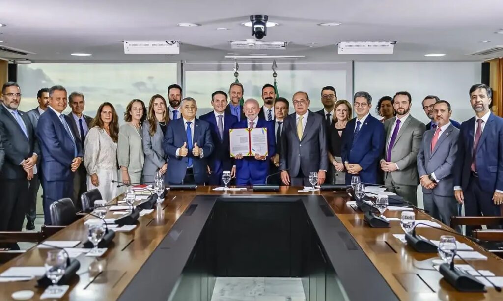 Lula sanciona Lei Antifacção e ressalta prisão de “magnatas do crime”