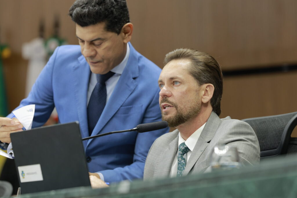 Deputados aprovam criação de comissão voltada ao autismo na Assembleia de Goiás 