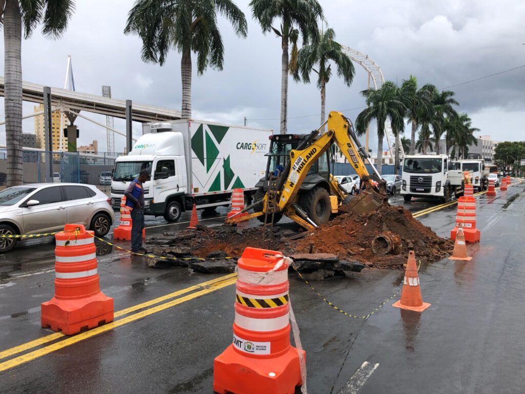 Prefeitura de Goiânia inicia reparo de erosão na Avenida Paranaíba (foto: Seinfra)
