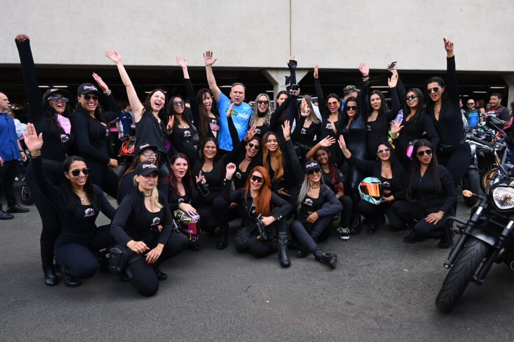Mabel participa do MotoMulher com motoclubes femininos em Goiânia (foto: Alex Malheiros)
