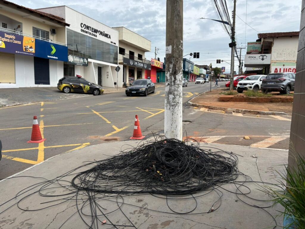 Operação Cidade Segura já retirou mais de 60 toneladas de fios soltos em Goiânia (Foto: divulgação/Secom)