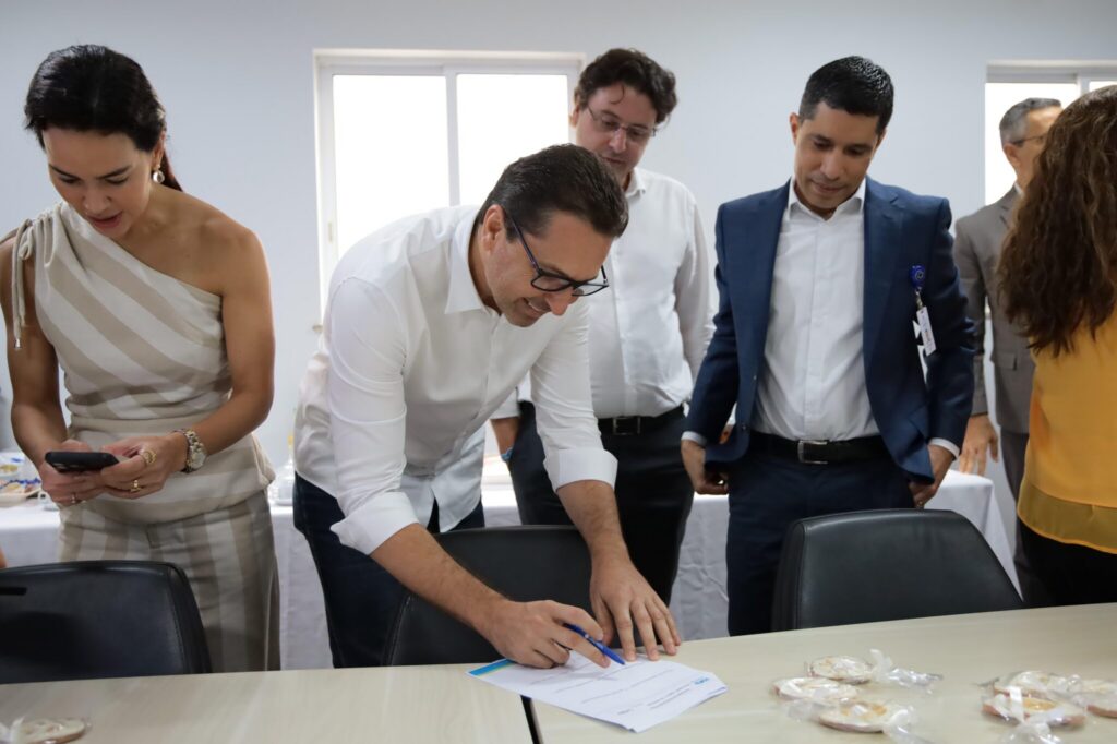 Aparecida de Goiânia firma acordo com UFG e reforça atendimento no HMAP