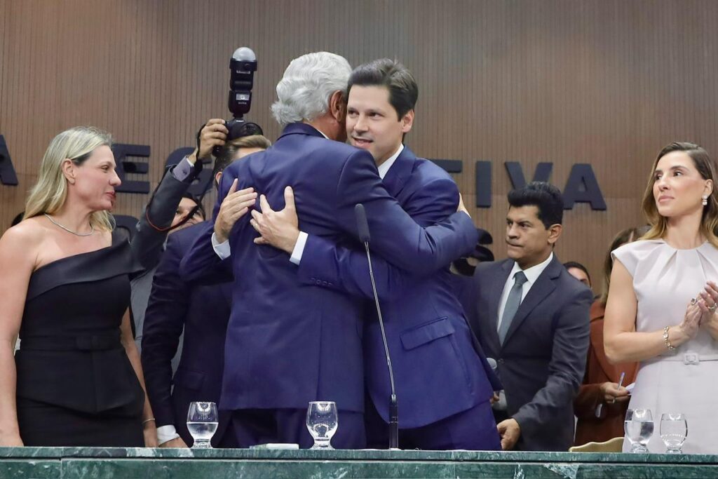 Acompanhe ao vivo despedida de Caiado e posse de Daniel Vilela no governo de Goiás
