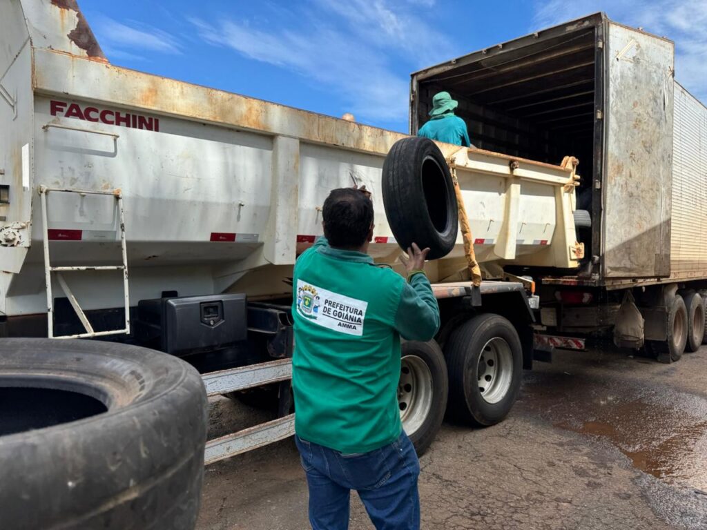 Prefeitura de Goiânia recolhe mais de 25 toneladas de pneus inservíveis em ação na região Leste