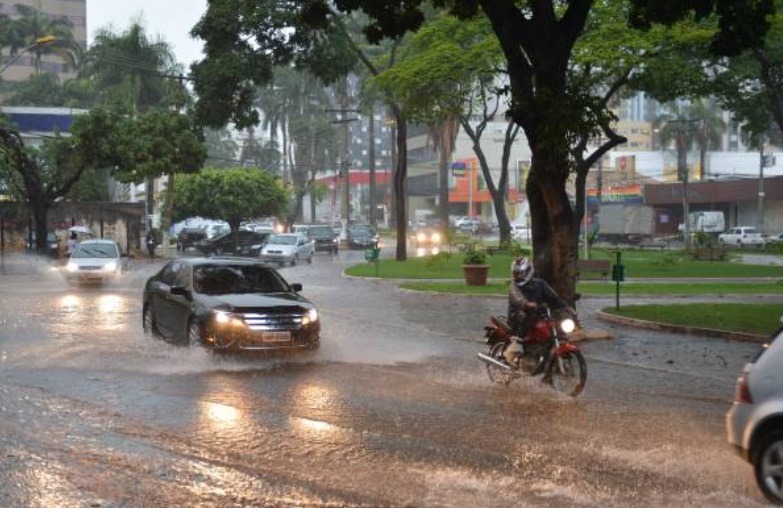 Goiânia entra em alerta severo para enxurradas e alagamentos nesta quarta-feira (25)