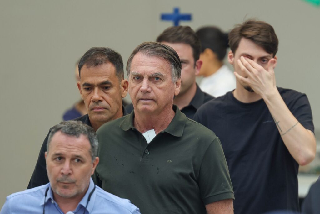 Tornozeleira, visitas restritas, sem celular ou acesso às redes; veja regras da prisão domiciliar de Bolsonaro