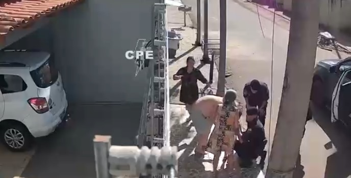 Policiais militares salvam criança engasgada com balinha em Mineiros