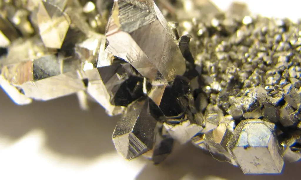 Cristais de nióbio (Foto: Gov.br)