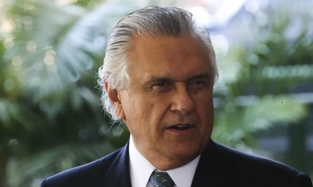 Especialista avalia escolha de Caiado pelo PSD e aponta desafio: “se tornar conhecido”