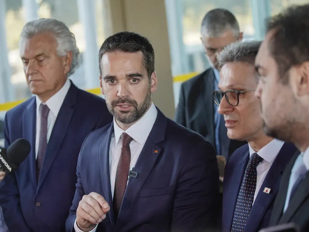 Eduardo Leite provoca Caiado e diz ser único presidenciável de centro no PSD