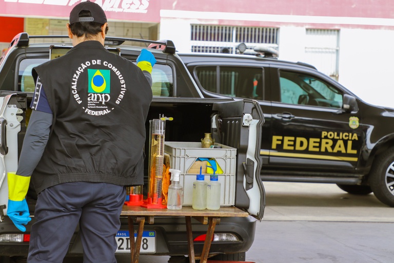 Operação da PF mira preços abusivos em postos de combustíveis em Goiás e outros Estados
