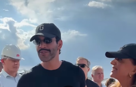 Gusttavo Lima canta trecho do Hino Nacional durante vistoria no autódromo de Goiânia