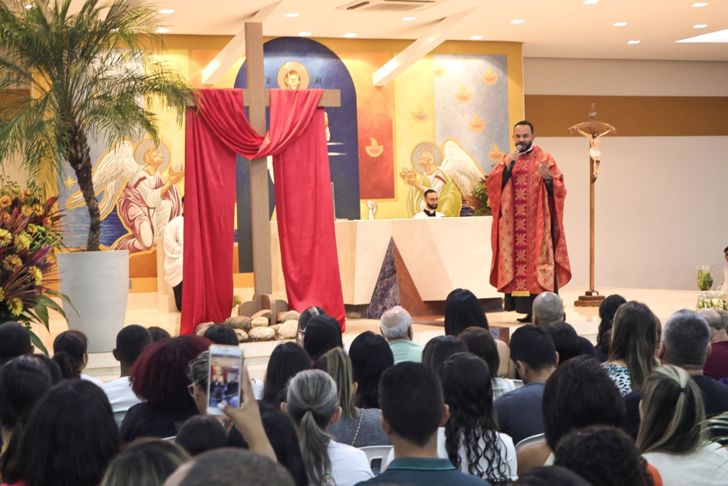 Paróquia Nossa Senhora da Assunção celebra 40 anos com mega espetáculo “Paixão de Cristo – A Redenção” em Goiânia