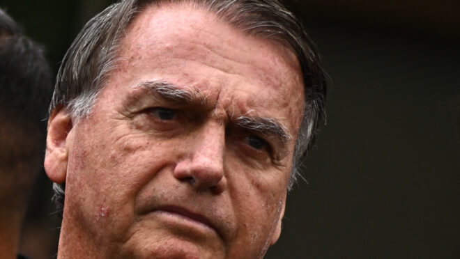 Bolsonaro tem 'melhora importante', mas ainda sem previsão de deixar a UTI, diz hospital (Foto: reprodução X)