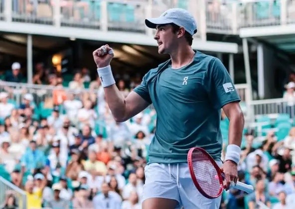 João Fonseca estreia em Roland Garros no domingo diante do francês Luka Pavlovic, 240º do mundo
