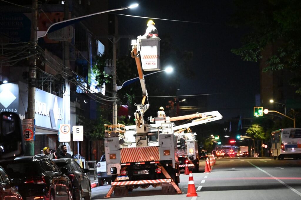 Prefeitura de Goiânia instala mais de 1,3 mil luminárias de LED em rodovias e corredores viários da capital