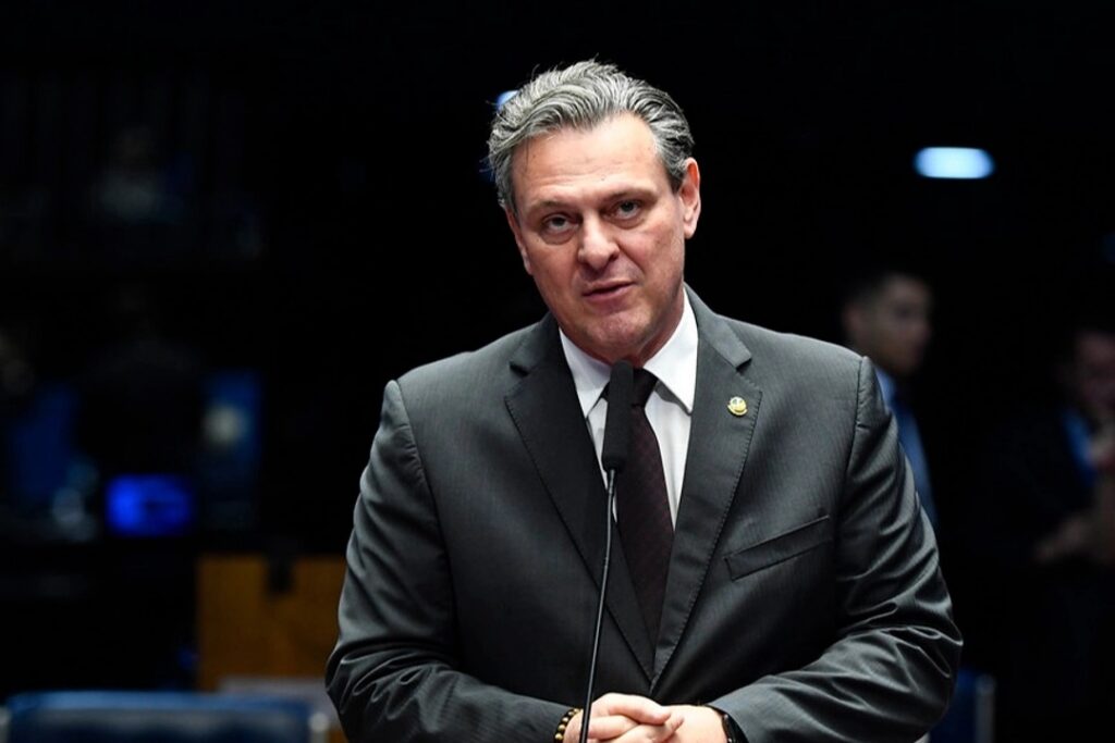 Lula nomeia Carlos Fávaro de volta para Ministério da Agricultura