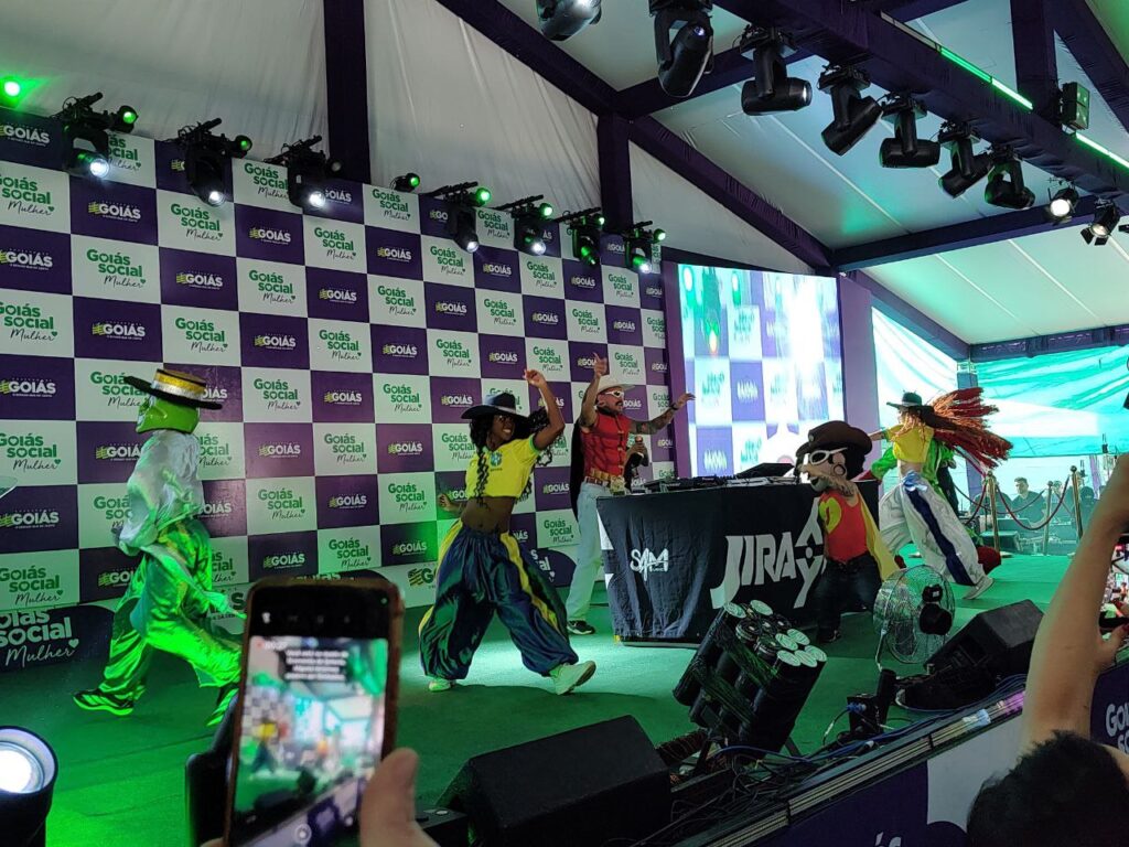 DJ Jiraya Uai anima abertura do Goiás Social (Foto: José Abrão/A Redação)