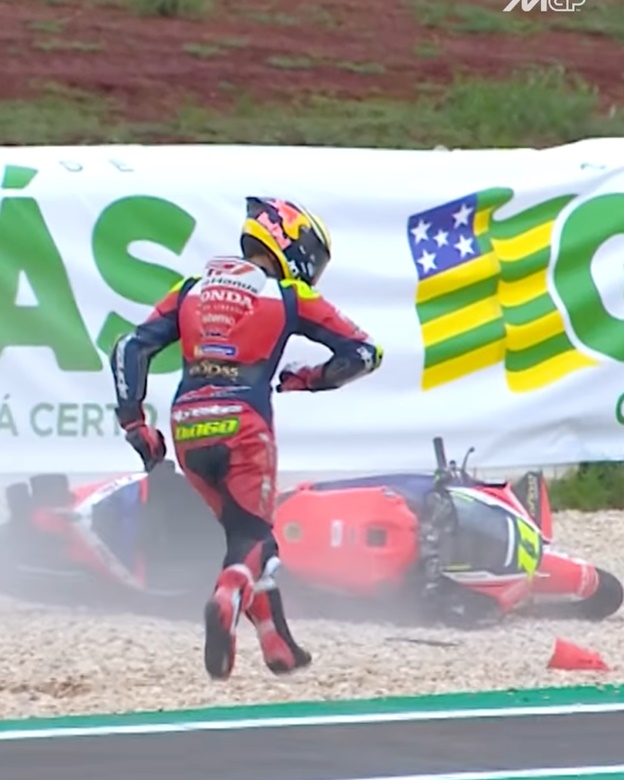 Diogo Moreira cai após fazer segundo melhor tempo no início do treino livre; veja vídeo