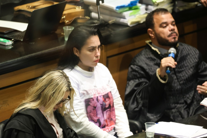 Juíza manda soltar Monique Medeiros, mãe de Henry Borel, e mantém prisão de Jairinho