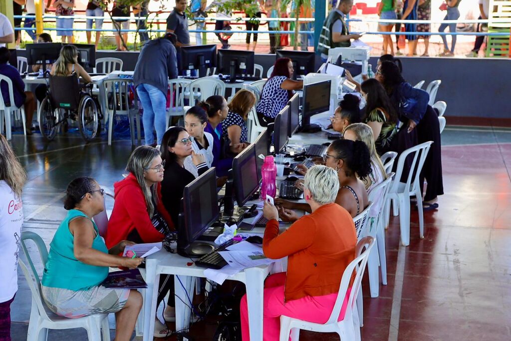 Mutirão da prefeitura de Goiânia reúne famílias em busca de moradia a custo zero