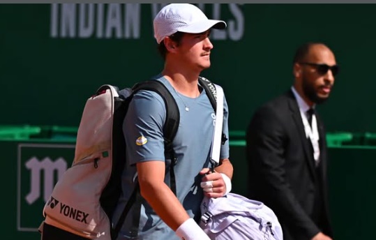 João Fonseca sofre lesão no punho e desiste de disputar o ATP 500 de Hamburgo