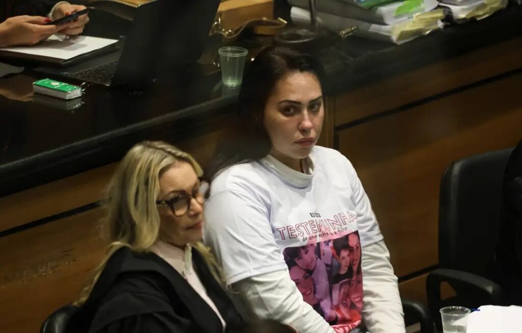 Monique Medeiros se entrega à polícia e volta a ser presa