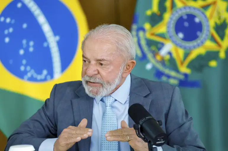 Governo repudia tarifaço e fala em acionar lei de reciprocidade