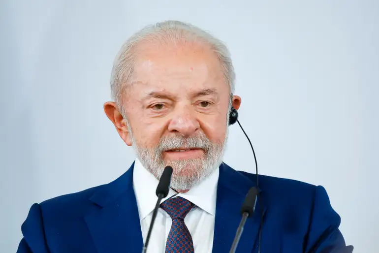 Lula critica Trump e ironiza, incentivando entrega do Nobel da Paz a presidente dos EUA