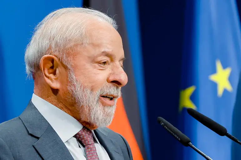 “Enquanto Trump não falar de tarifaço, eu não falarei”, diz Lula