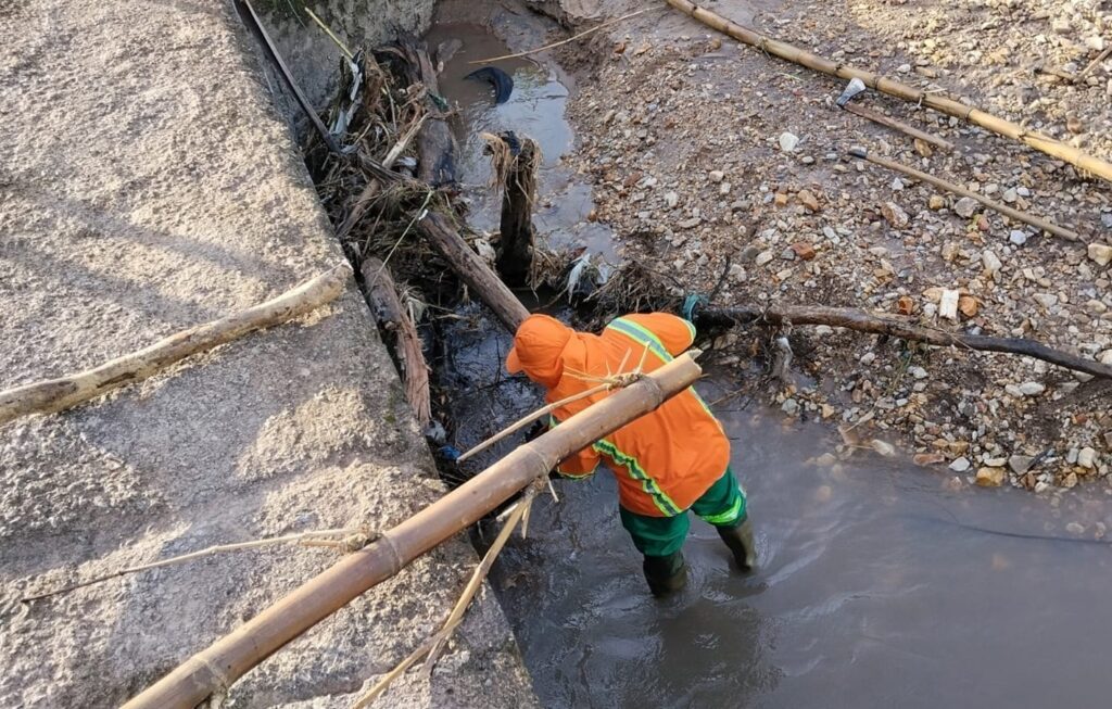 Prefeitura de Goiânia remove mais de 25 toneladas de lixo do Córrego Taquaral
