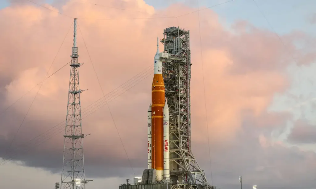 Nasa envia quatro astronautas em expedição lunar