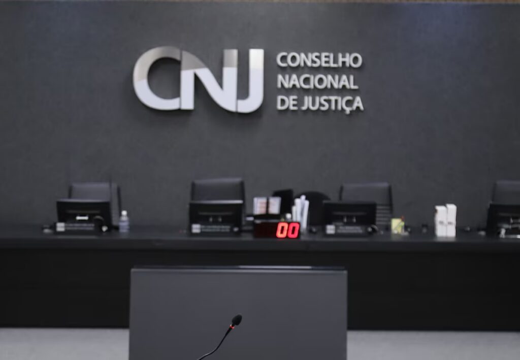 Com aval de Fachin, CNJ mantém penduricalhos para juiz em confronto de decisão do STF