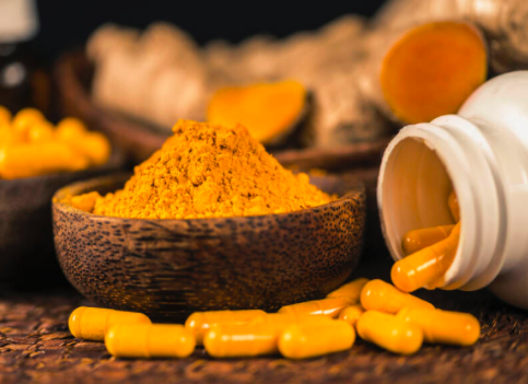 Anvisa cria novas recomendações para suplementos com cúrcuma após alertas de intoxicação