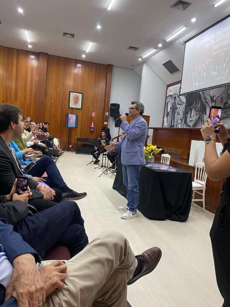 Sandro Dutra e Silva lança livro infanto-juvenil sobre o Cerrado no IHGG