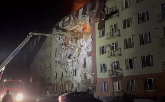 Ataques da Rússia matam mulheres e criança; drones ucranianos miram infraestrutura de petróleo