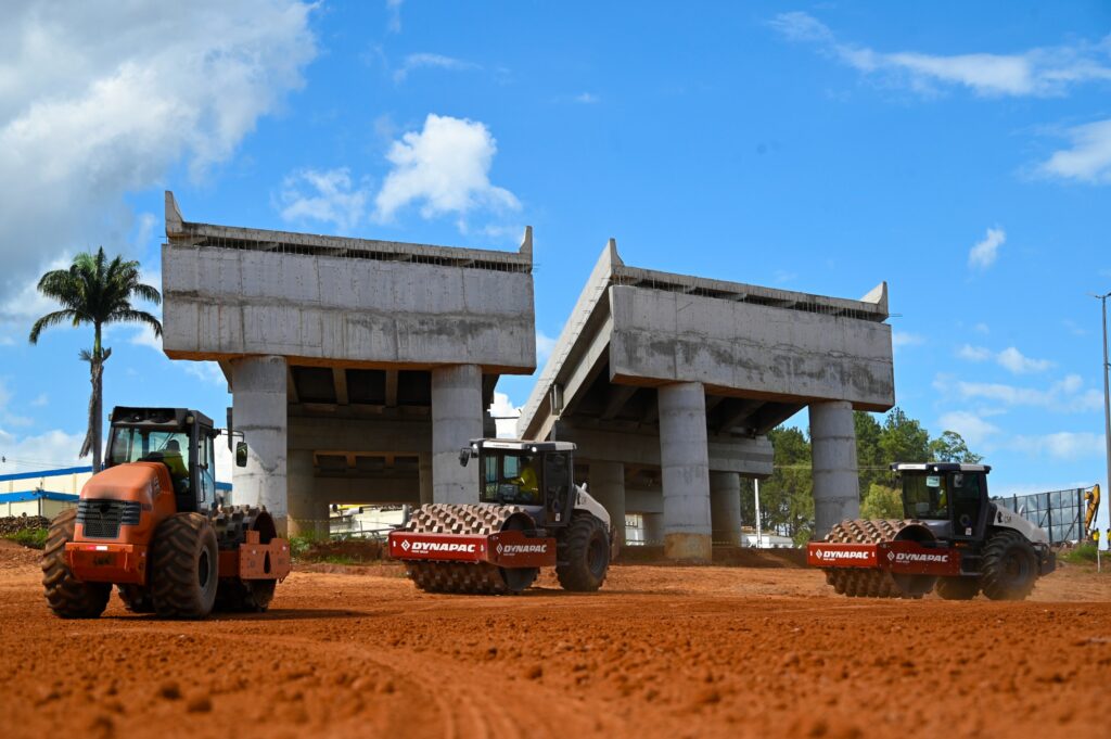 Construção de viaduto na GO-020 ganha mais ritmo com redução das chuvas 