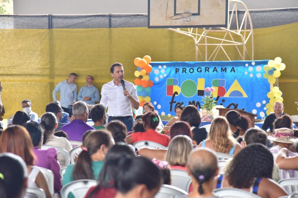 Prefeitura de Aparecida de Goiânia orienta beneficiários do Bolsa Família sobre exigências do programa