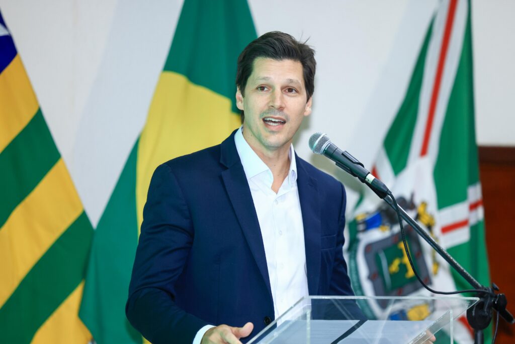 Daniel Vilela anuncia investimento de R$ 165 milhões em asfalto de 126 municípios goianos 