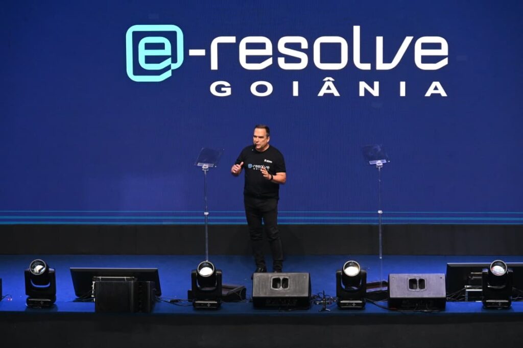 Mabel lança nova plataforma de serviços digitais da Prefeitura de Goiânia