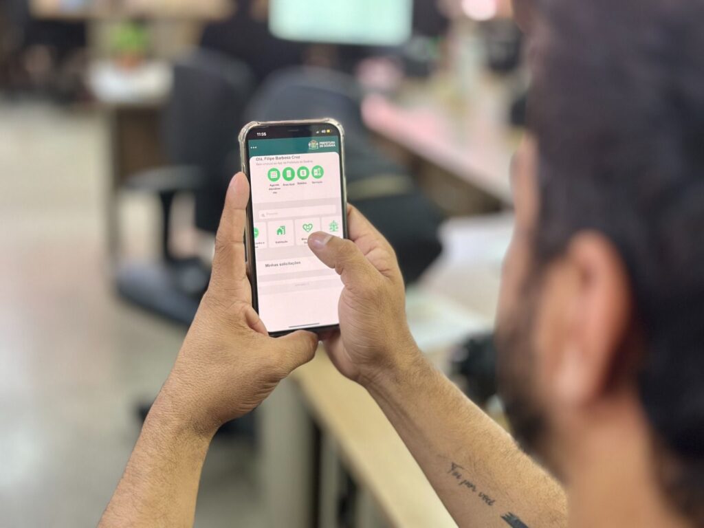 Saiba como solicitar o serviço de tapa-buracos em Goiânia por meio do celular