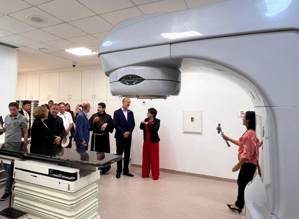 Ministério da Saúde entrega acelerador linear em Anápolis e amplia acesso à radioterapia no SUS