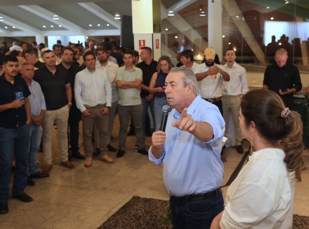 Zé Mário recebe apoio de 106 prefeitos e amplia força no interior de Goiás