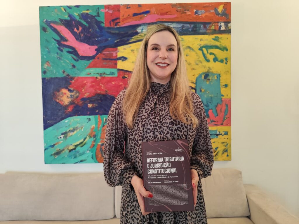 Jurista Cyntia Melo Rosa lança livro referência em Reforma Tributária