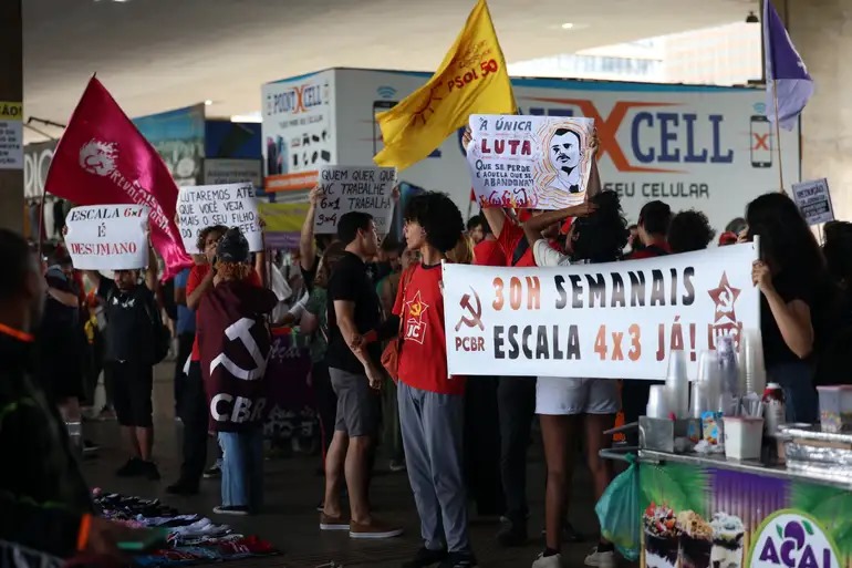 Fim da escala 6x1 é principal bandeira nos atos do 1° de Maio no país